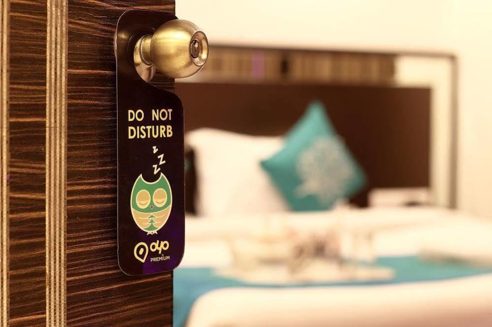 Oyo Premium Harish Mukherjee Road Kolkata